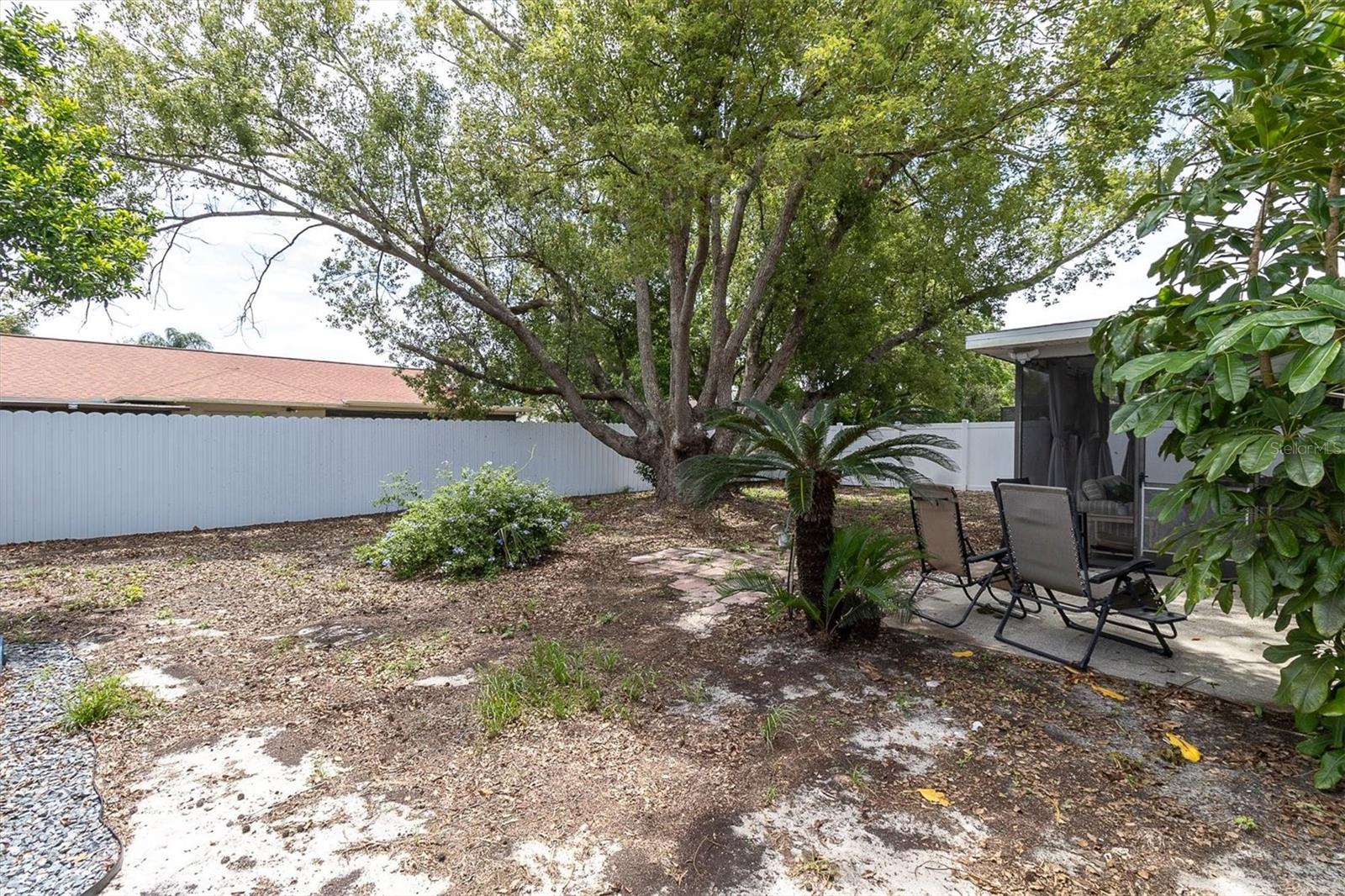 8038 BUTTONBALL LN — photo 25