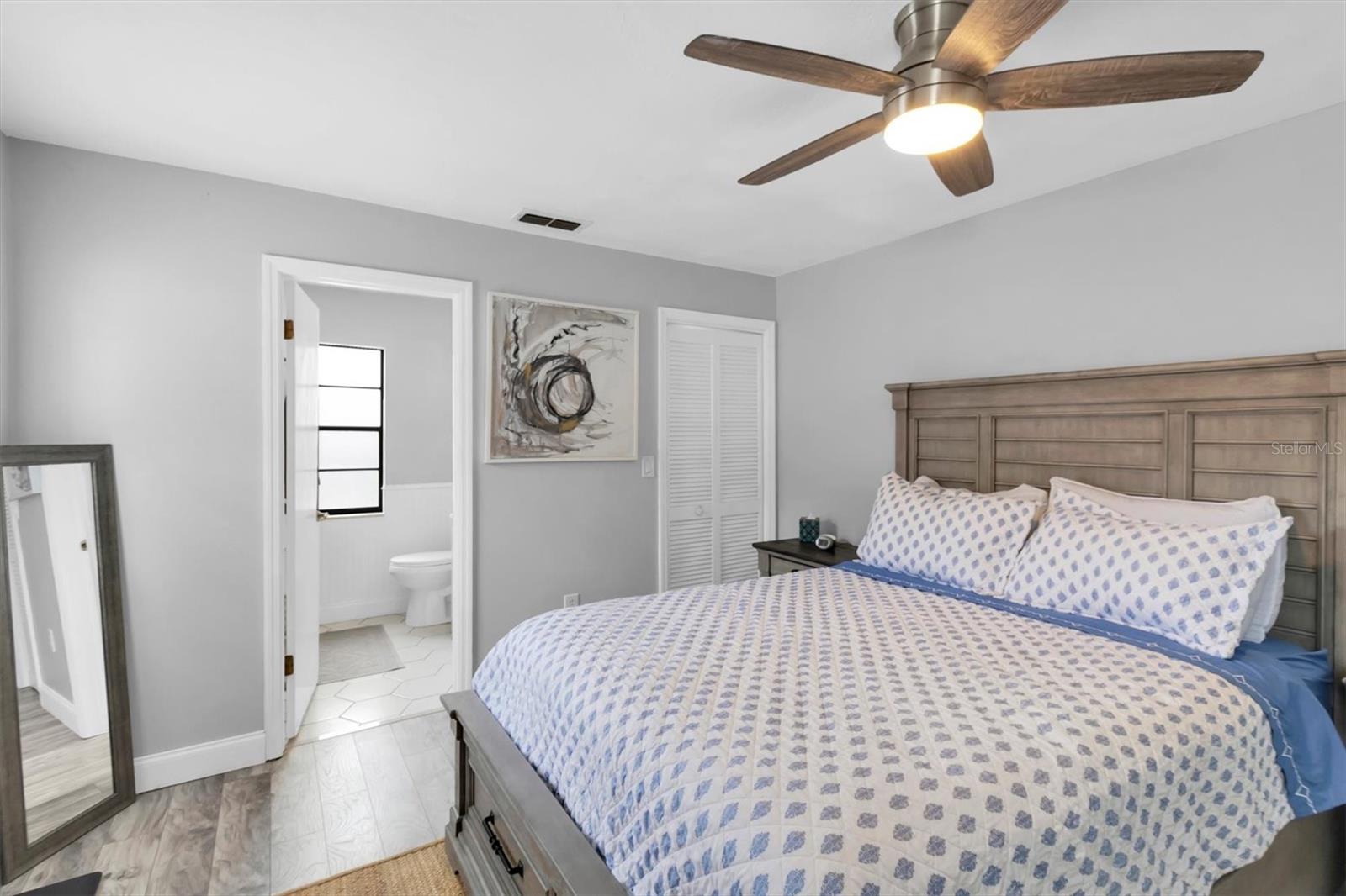 8038 BUTTONBALL LN — photo 15