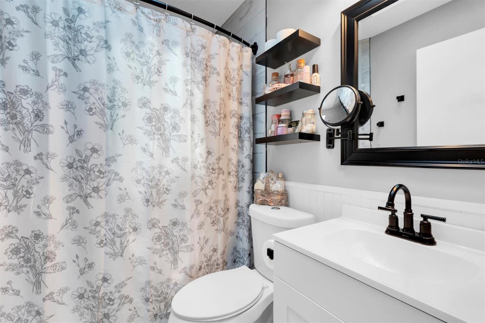 8038 BUTTONBALL LN — photo 21
