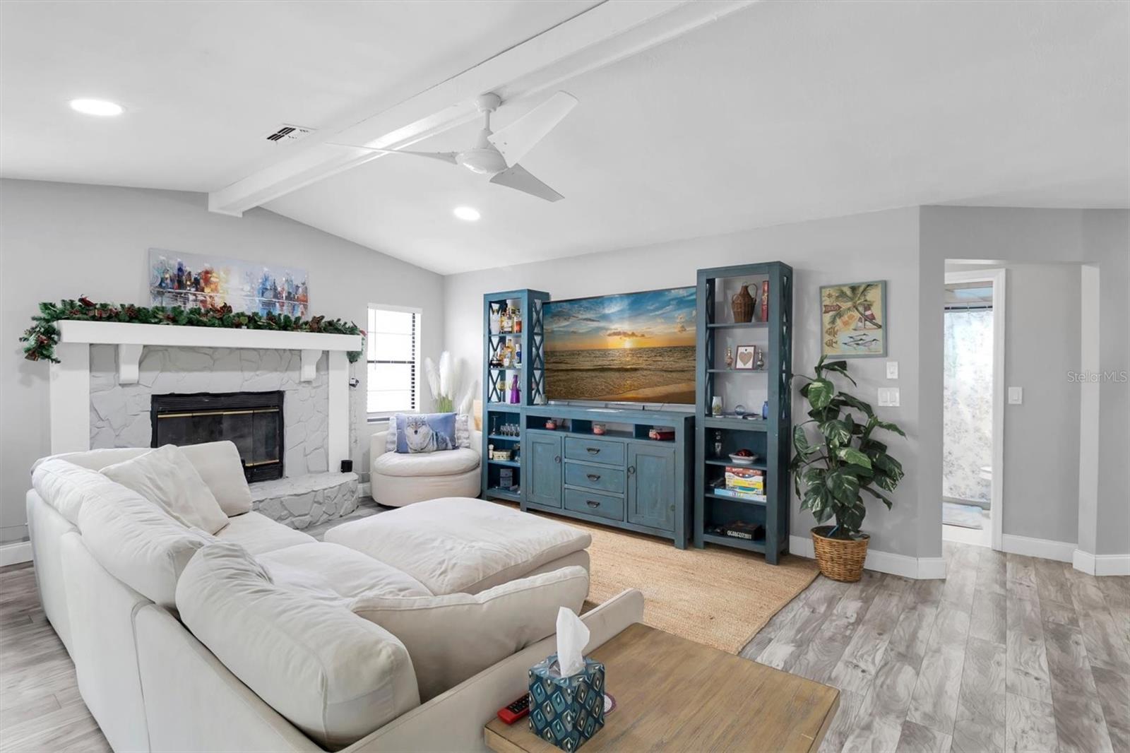 8038 BUTTONBALL LN — photo 7