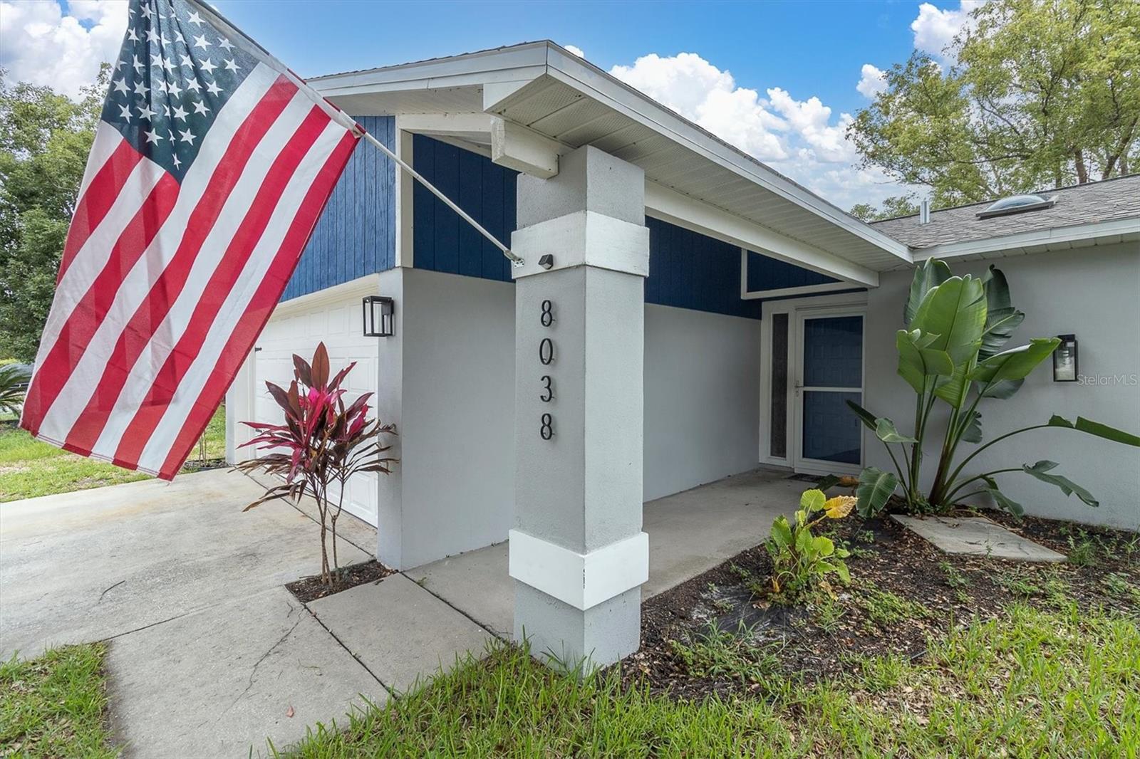 8038 BUTTONBALL LN — photo 4