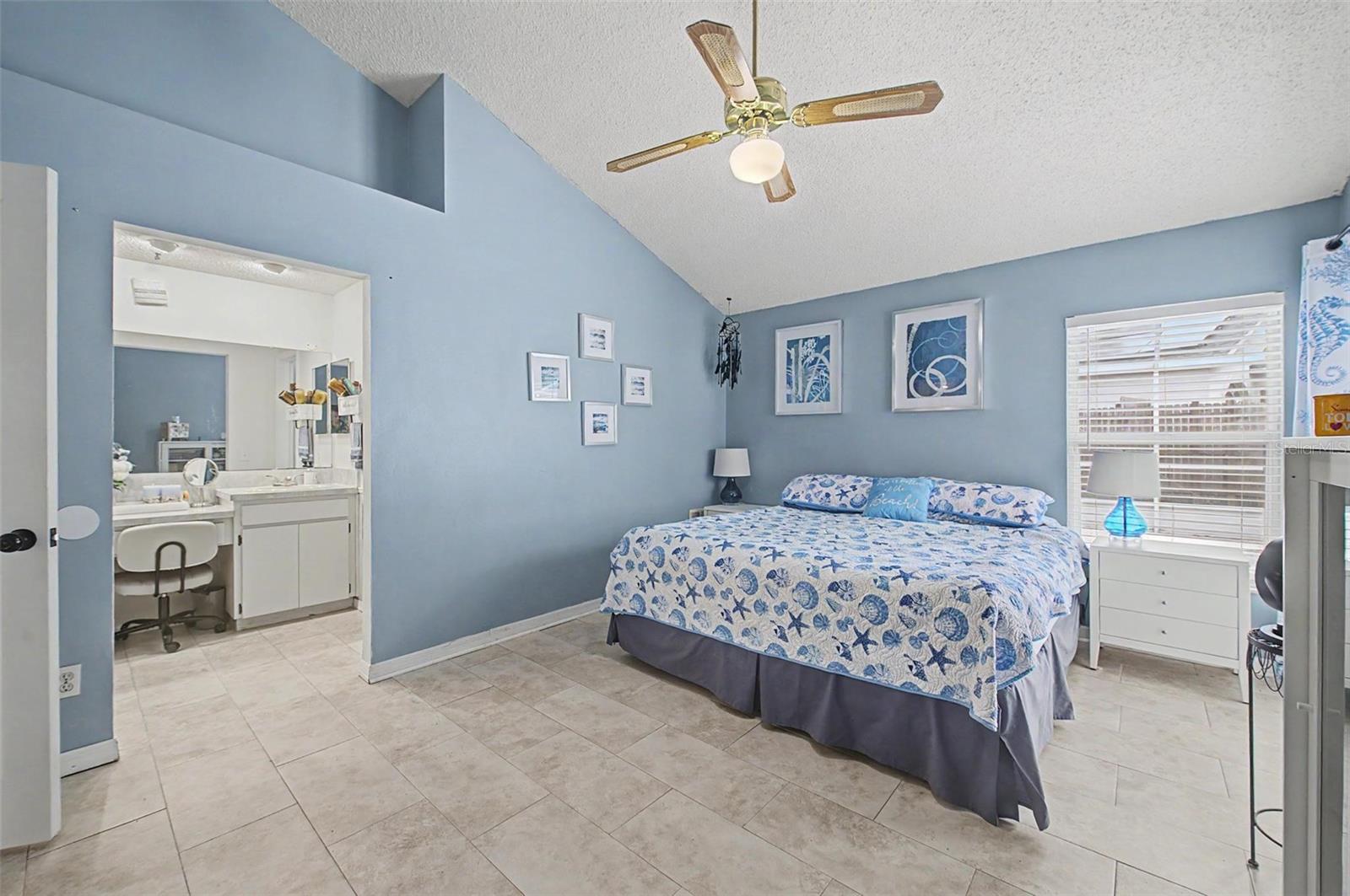 655 SAND RIDGE DR — photo 18