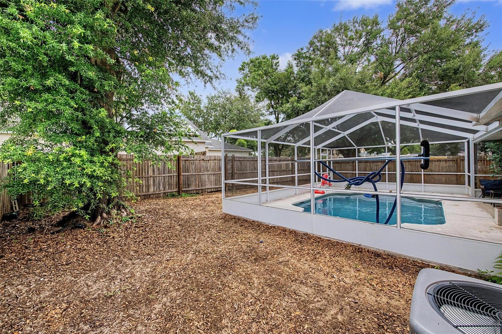 655 SAND RIDGE DR — photo 31