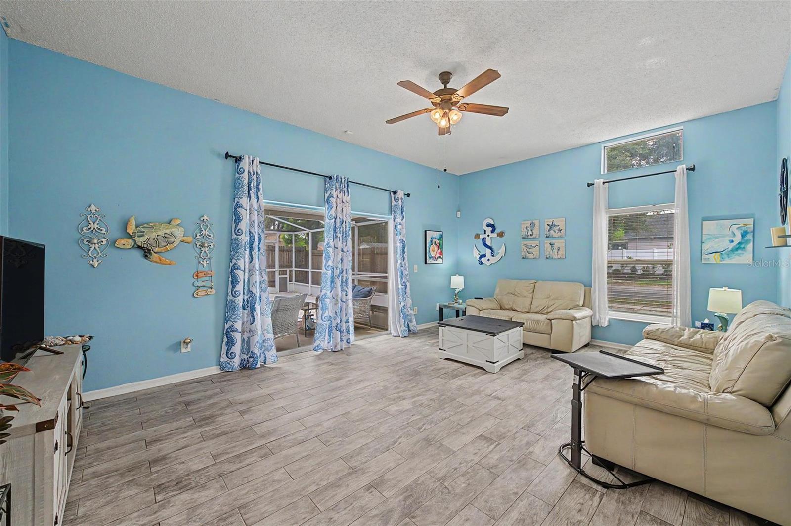 655 SAND RIDGE DR — photo 3
