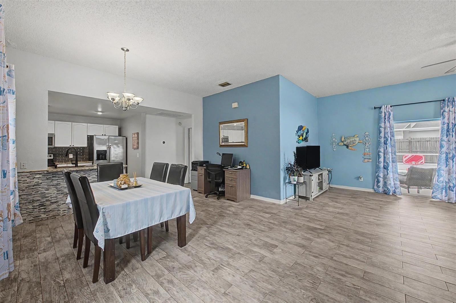 655 SAND RIDGE DR — photo 8