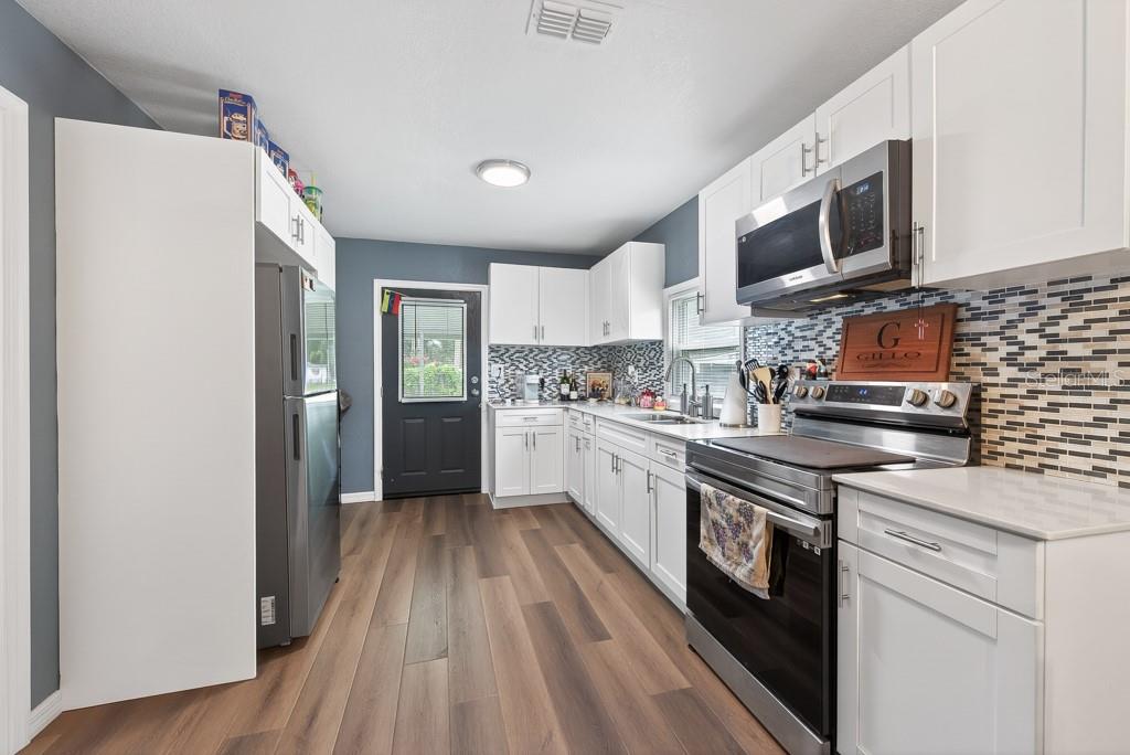 6101 ANNA AVE — photo 15