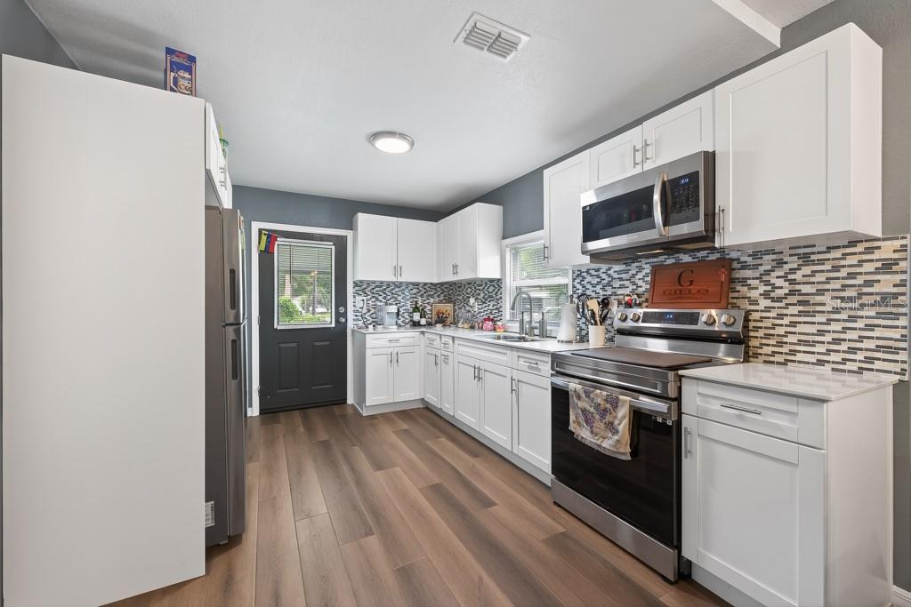 6101 ANNA AVE — photo 16