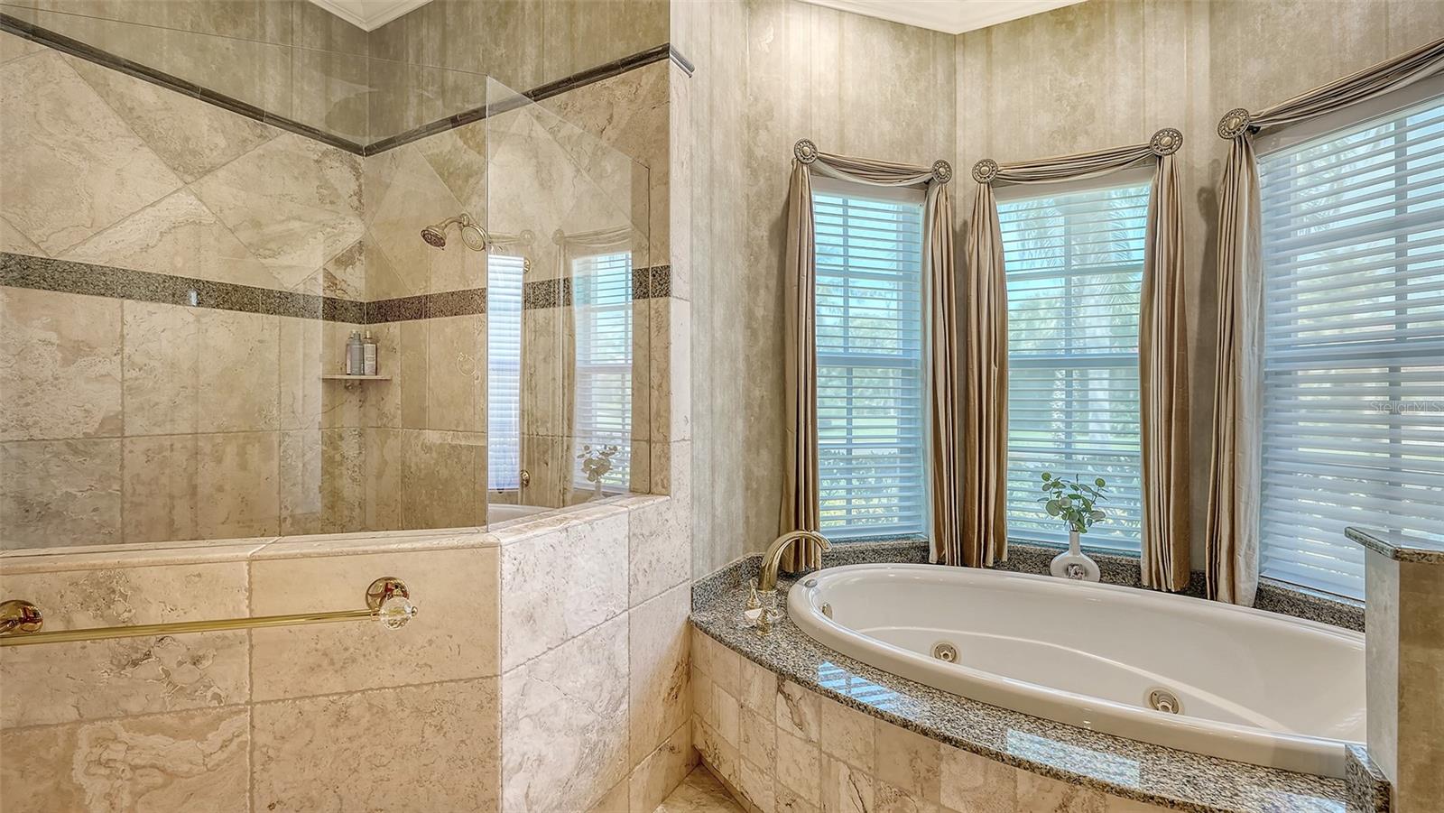 8889 ENCLAVE CT — photo 37