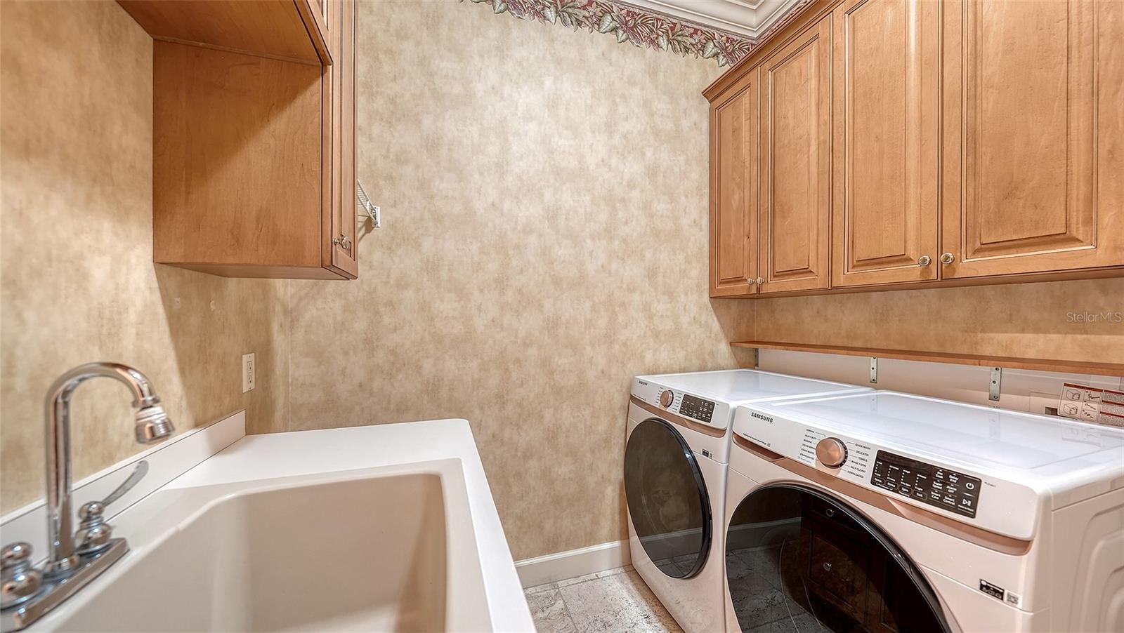 8889 ENCLAVE CT — photo 45
