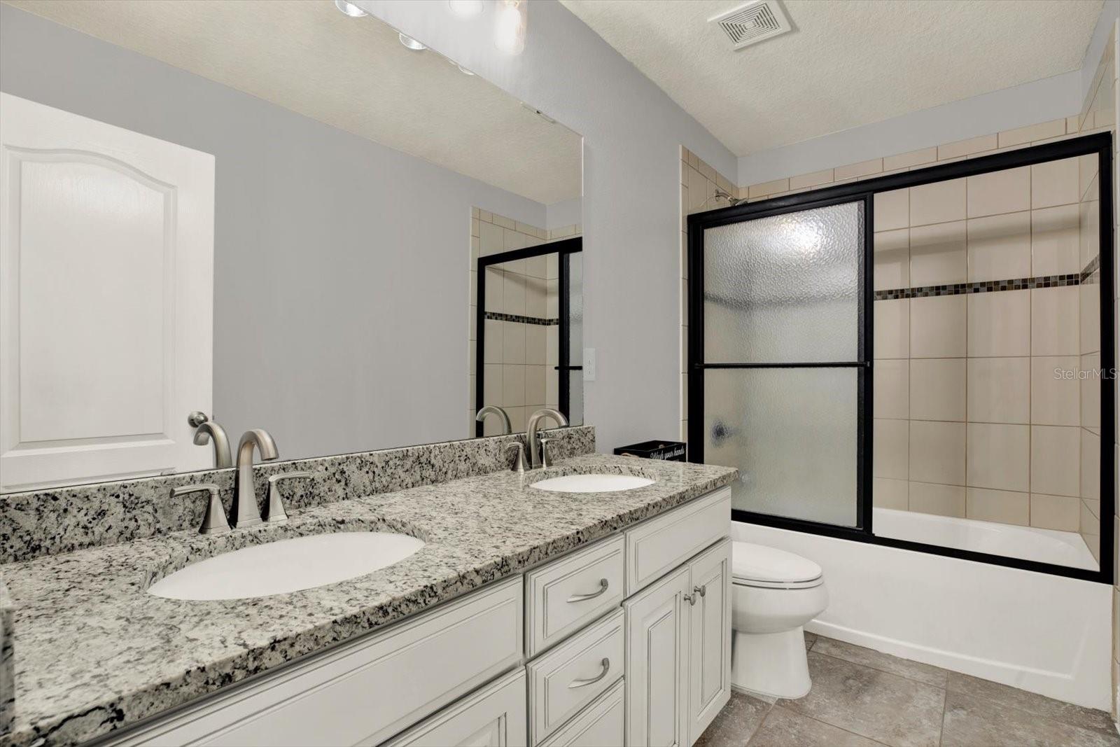 11702 LAKE LUCAYA DR — photo 32