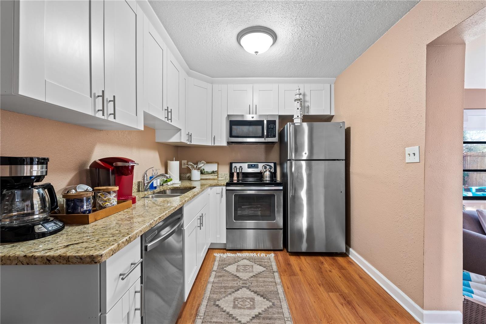 1225 GROVE ST — photo 9