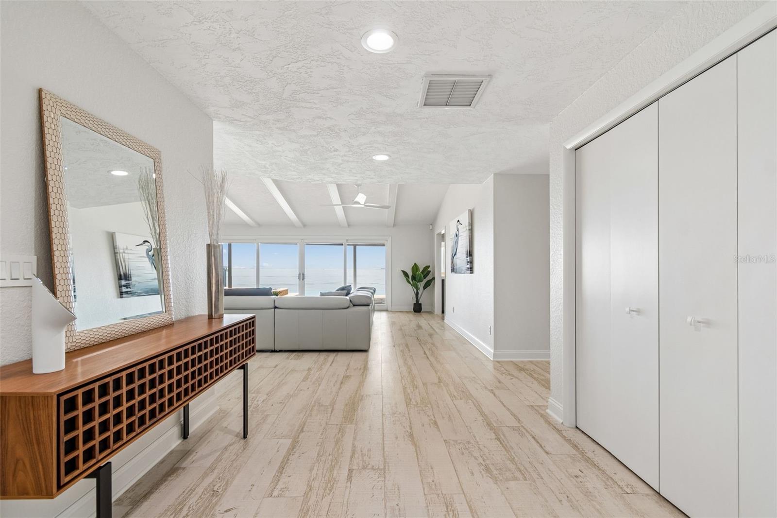 2038 CAROLINA AVE NE — photo 15