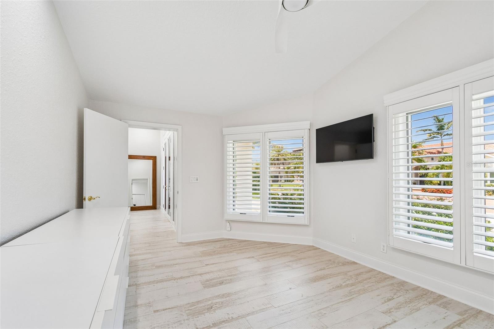 2038 CAROLINA AVE NE — photo 40