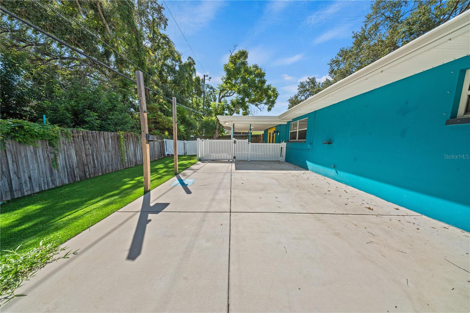 986 LEXINGTON DR — photo 23