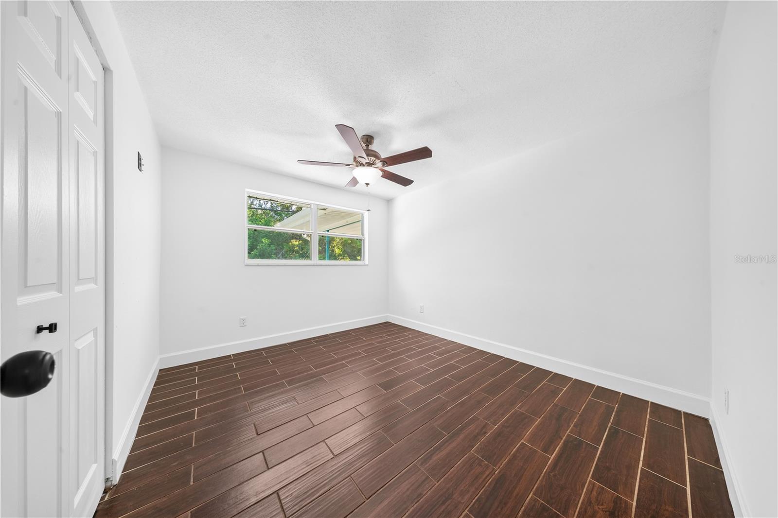 986 LEXINGTON DR — photo 15