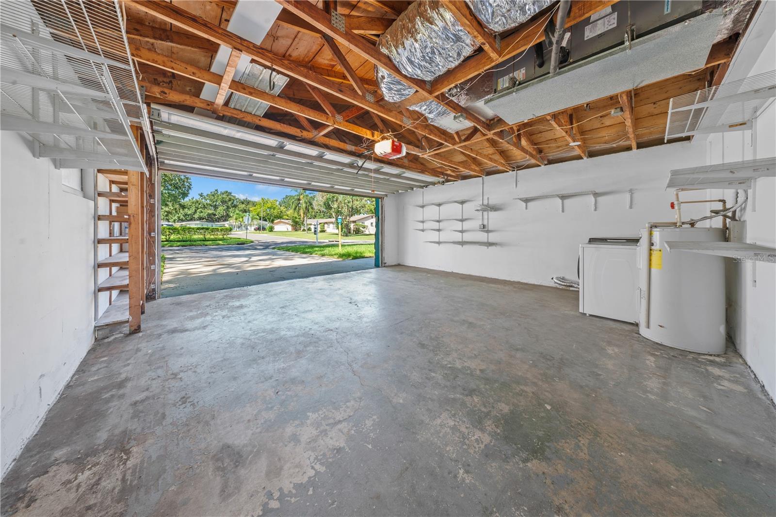 986 LEXINGTON DR — photo 29