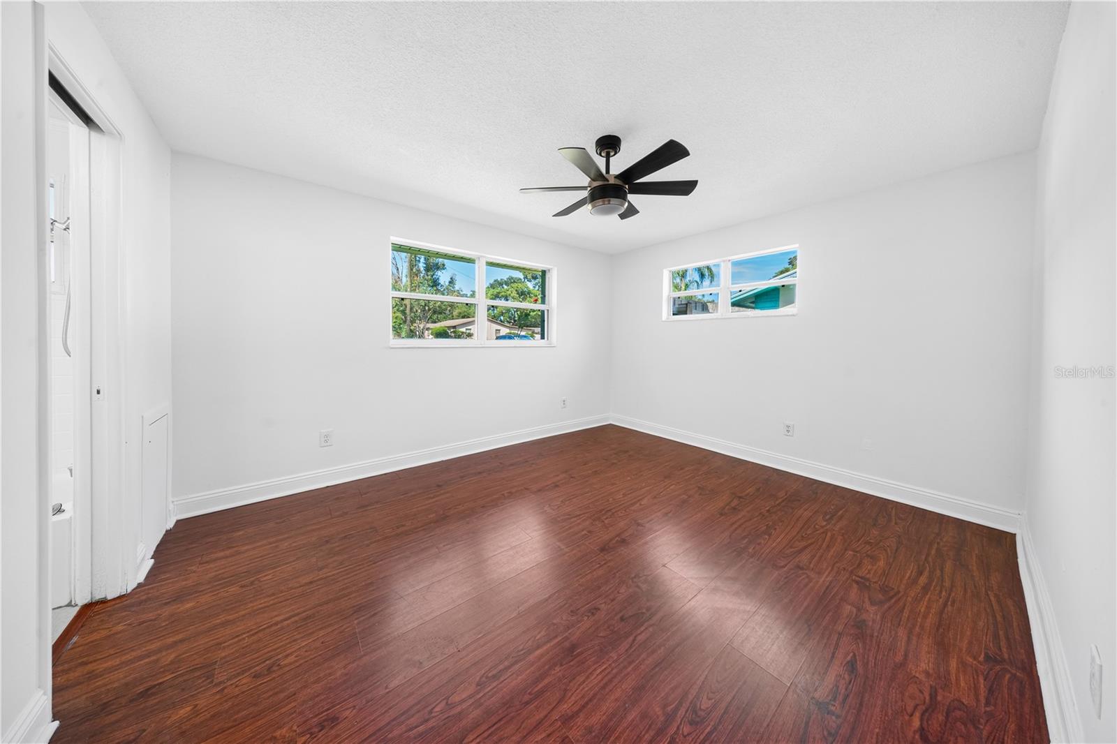 986 LEXINGTON DR — photo 12