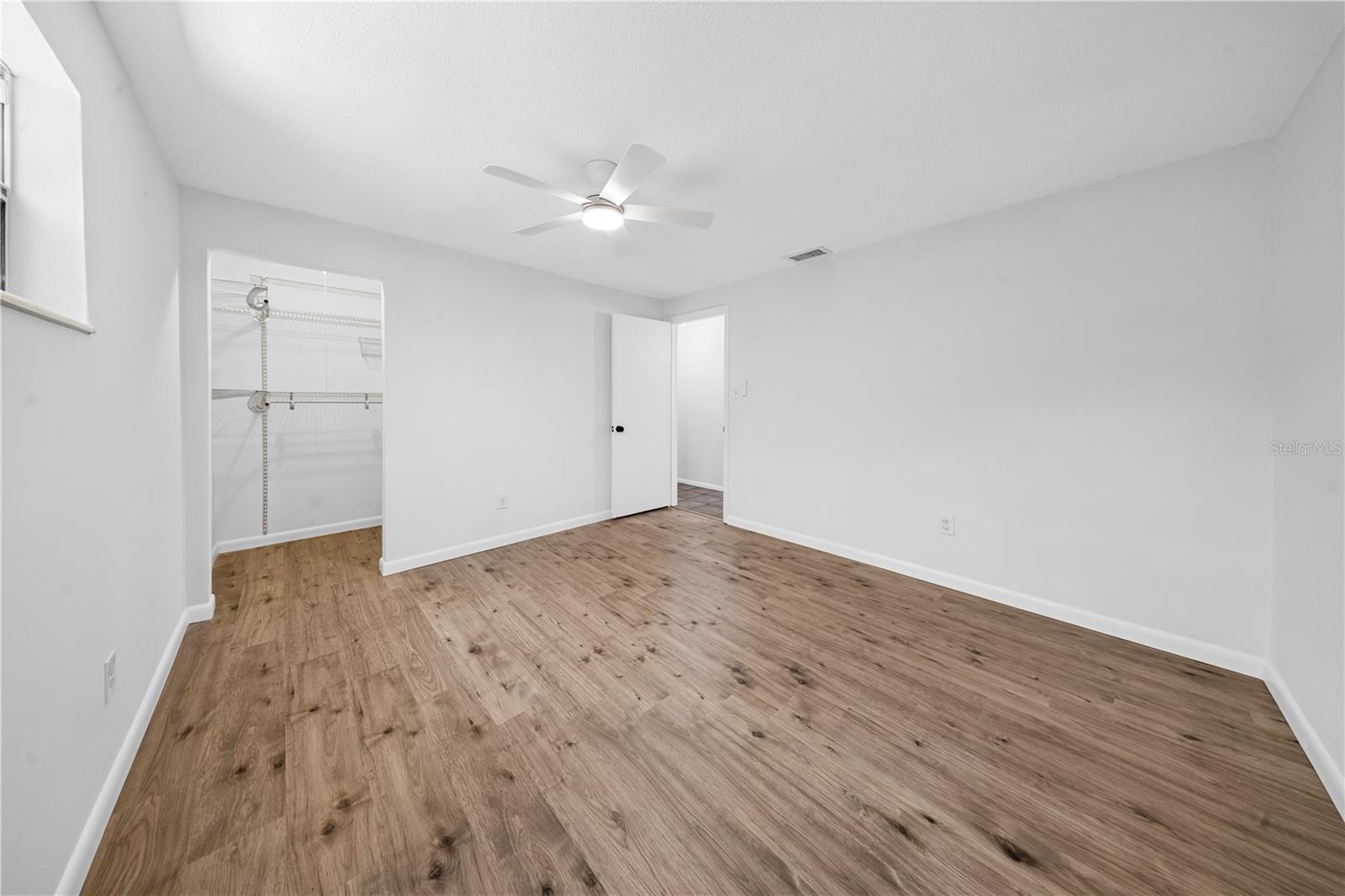 986 LEXINGTON DR — photo 19
