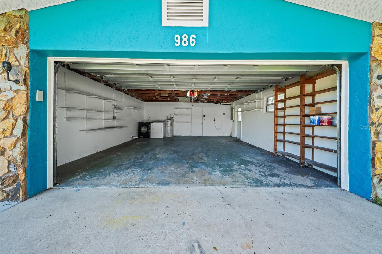 986 LEXINGTON DR — photo 28