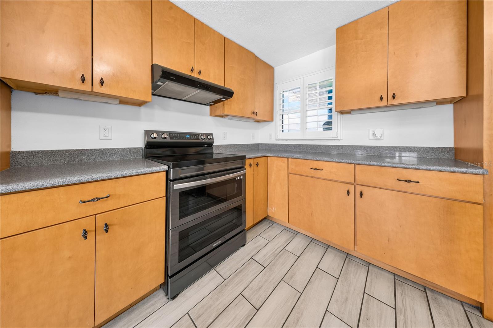 986 LEXINGTON DR — photo 6