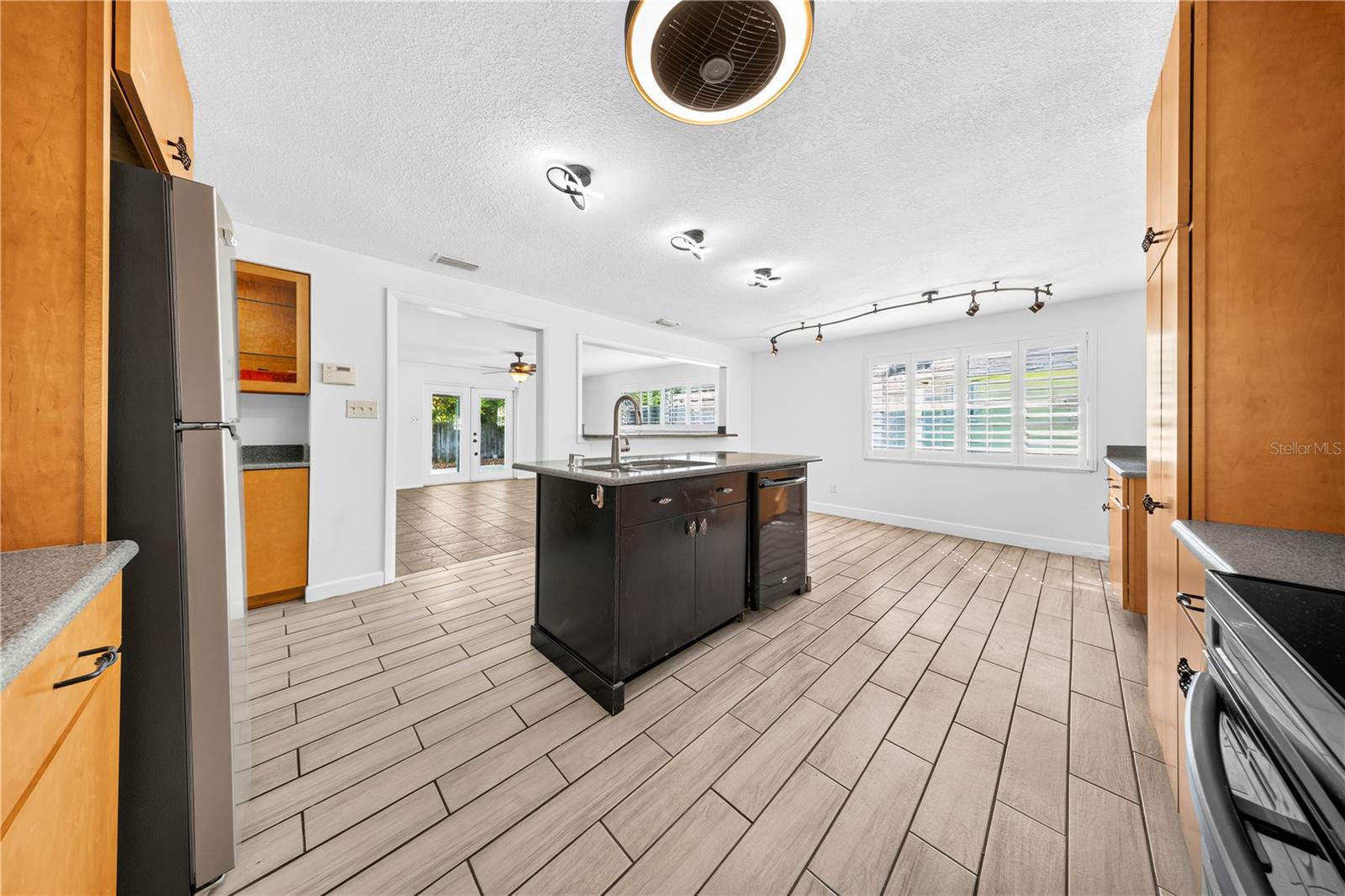 986 LEXINGTON DR — photo 7