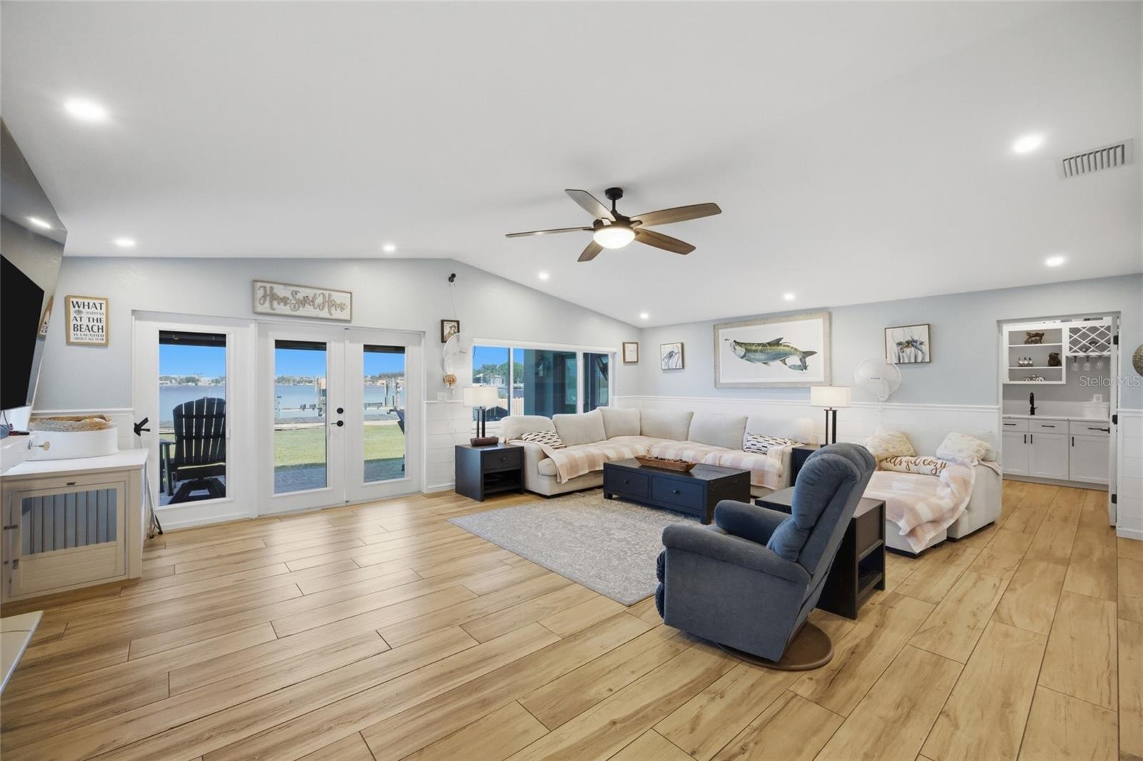 8211 HAYWARD LN — photo 6