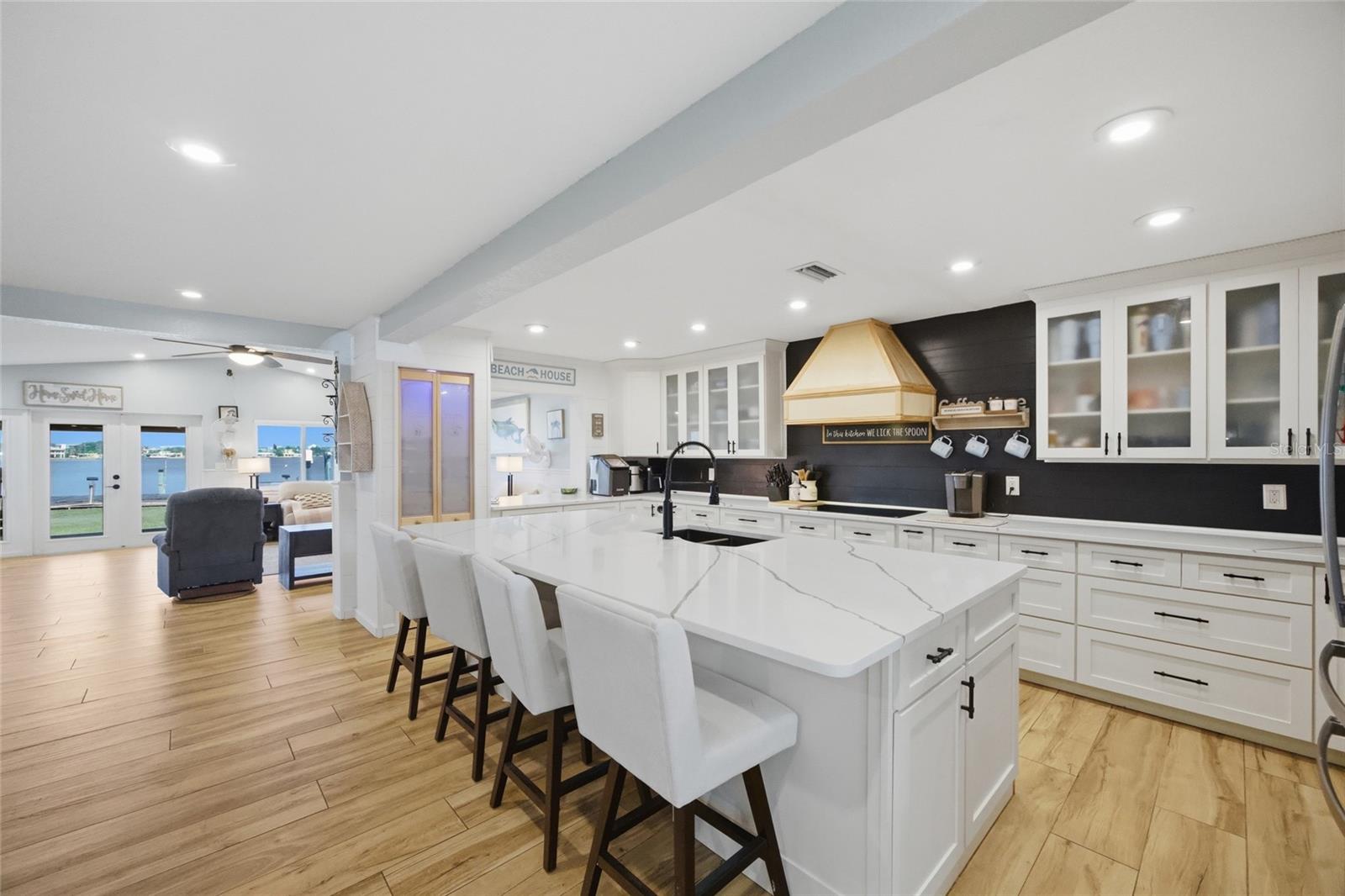 8211 HAYWARD LN — photo 3