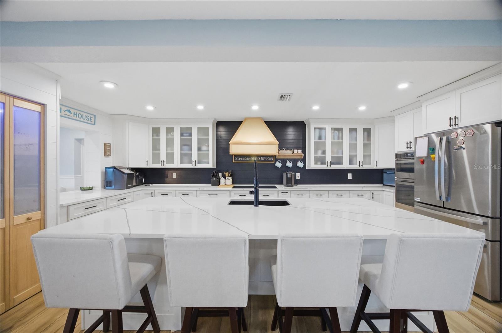 8211 HAYWARD LN — photo 4