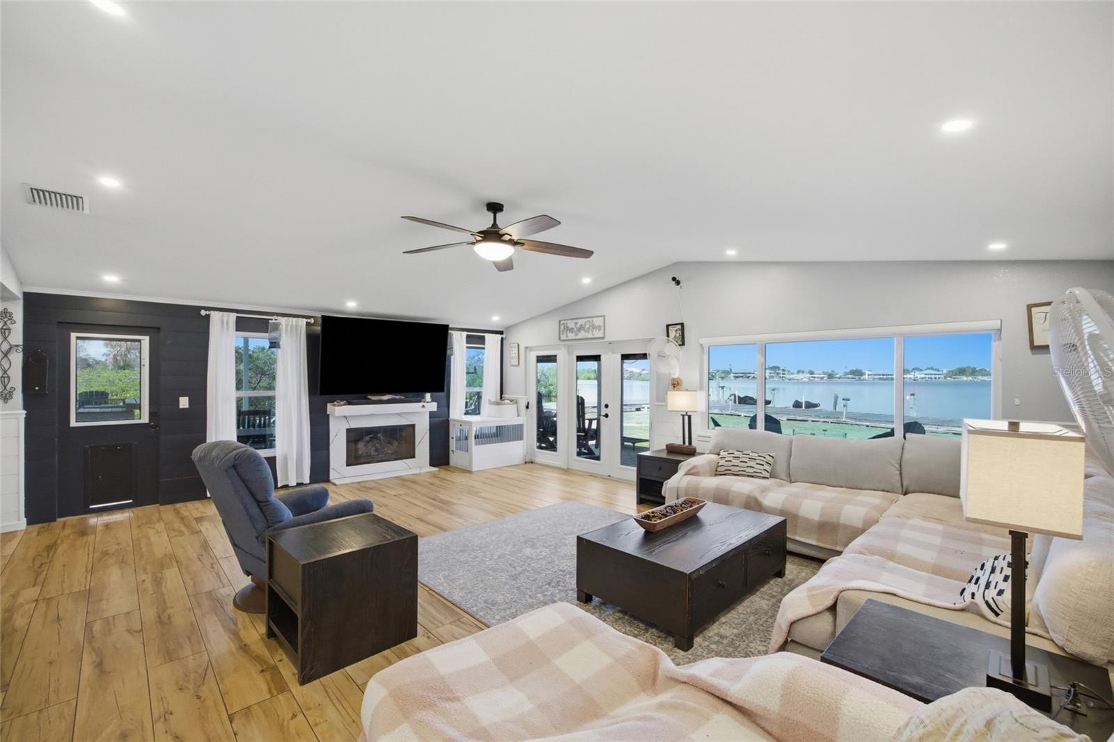 8211 HAYWARD LN — photo 7