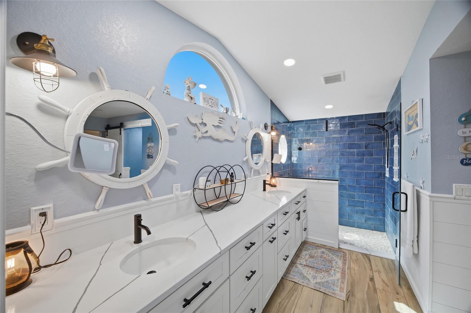 8211 HAYWARD LN — photo 12