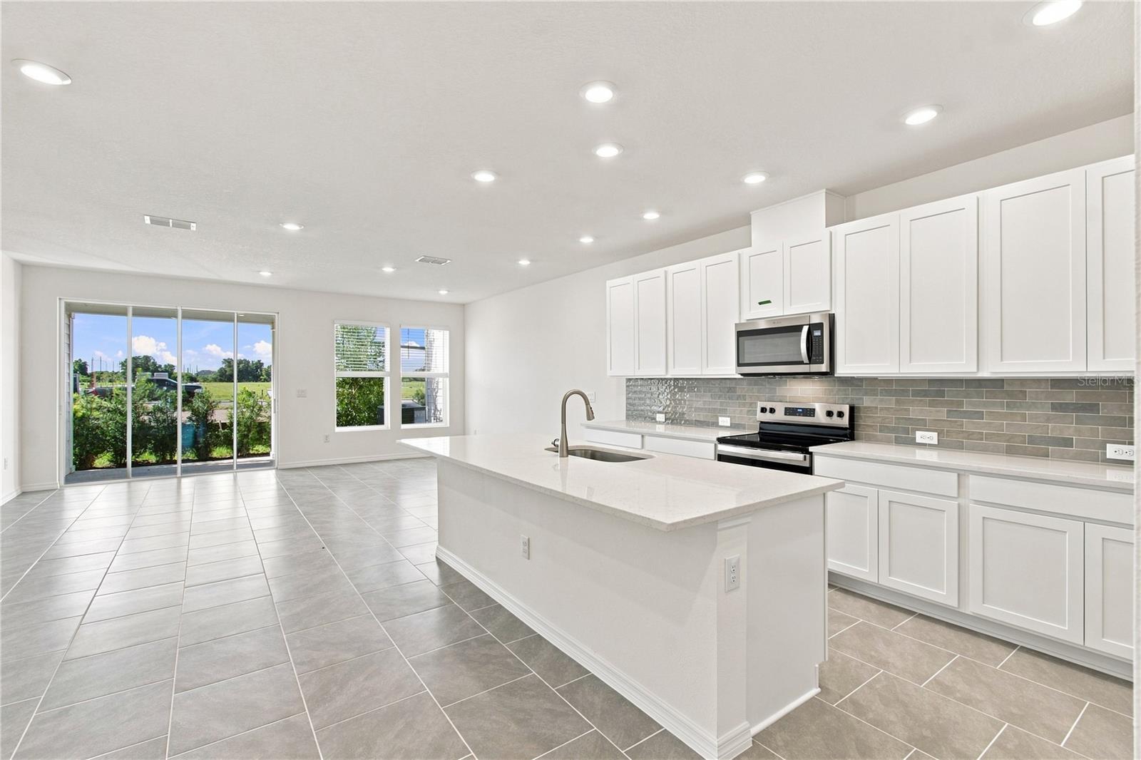 6355 JENSEN VIEW AVE — photo 2