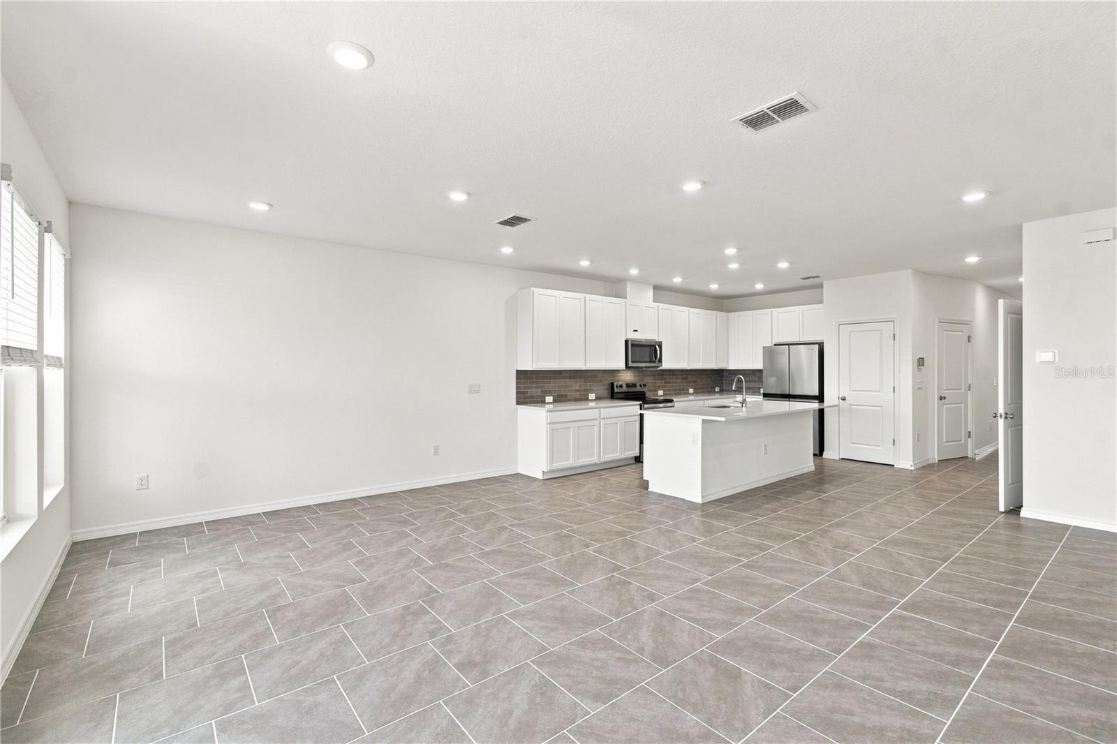 6355 JENSEN VIEW AVE — photo 12