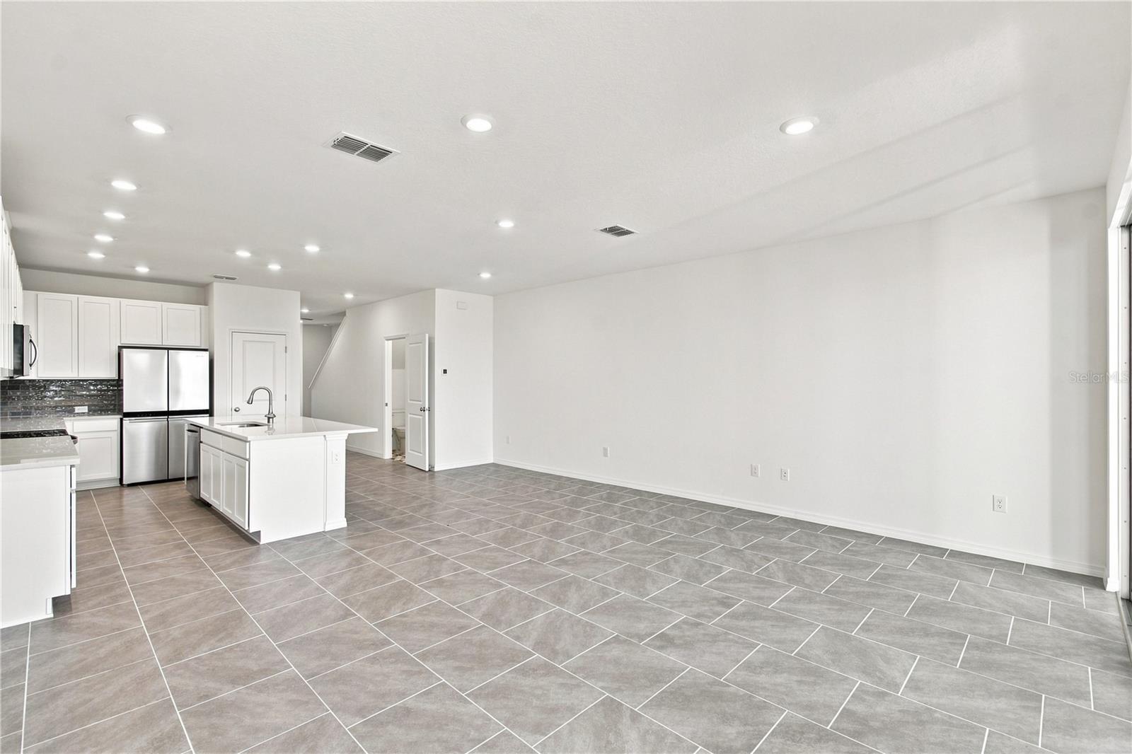 6355 JENSEN VIEW AVE — photo 14