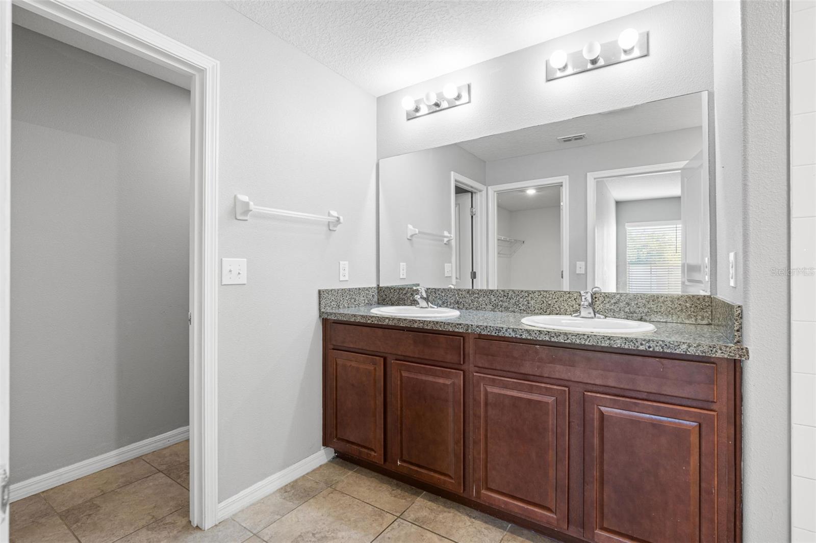 6810 TRENT CREEK DR — photo 23