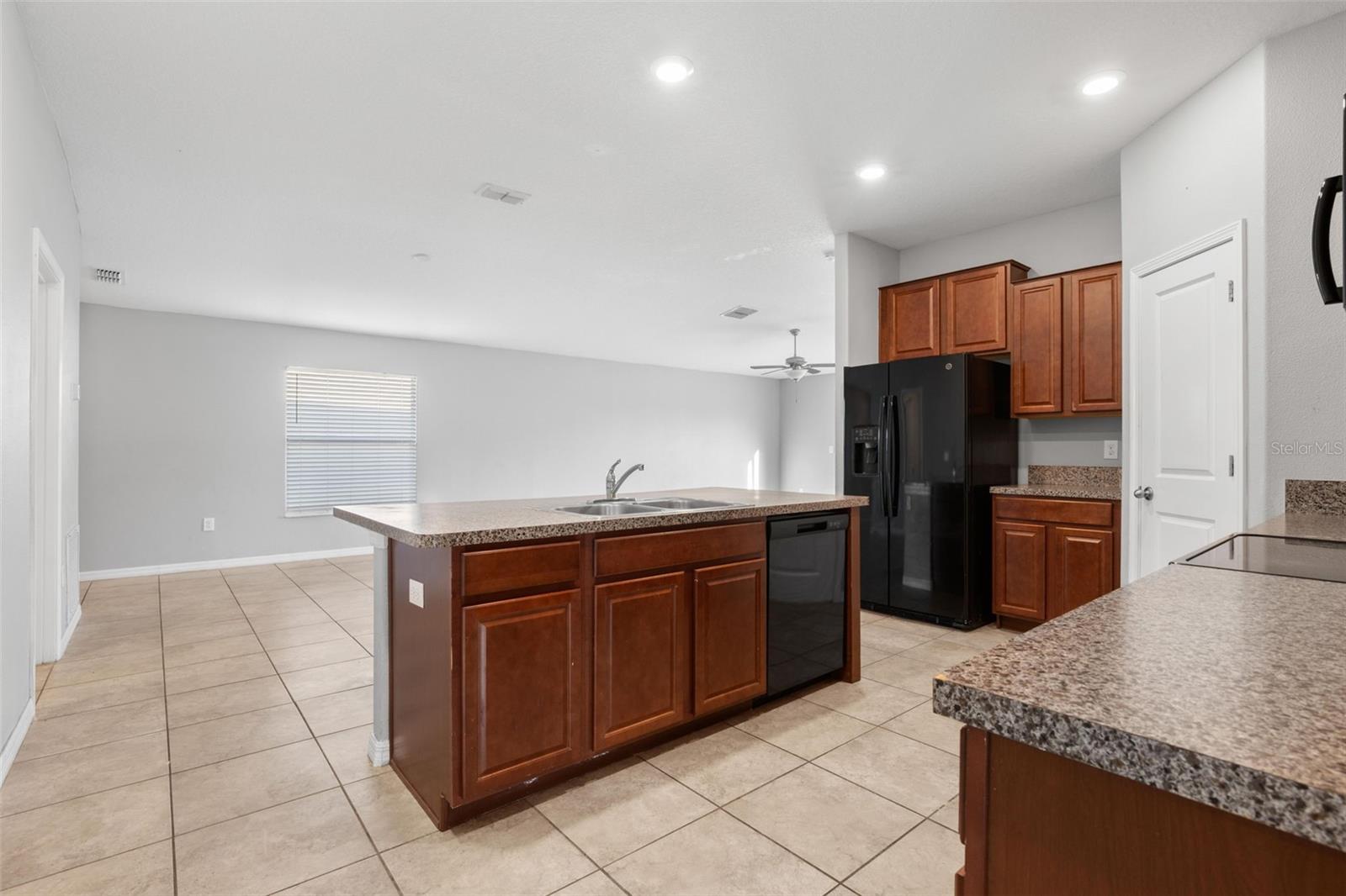 6810 TRENT CREEK DR — photo 12