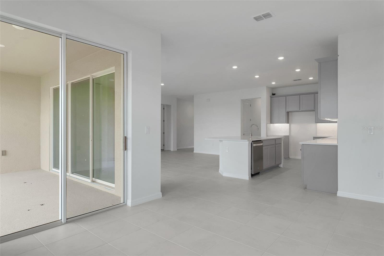 7422 SEA MANATEE ST — photo 22