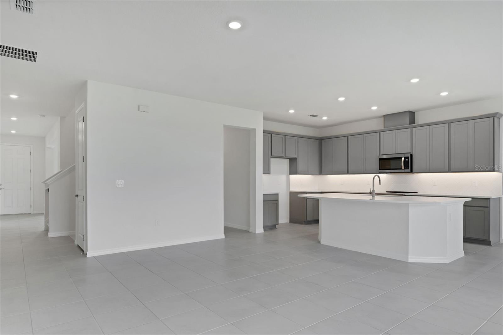 7422 SEA MANATEE ST — photo 16