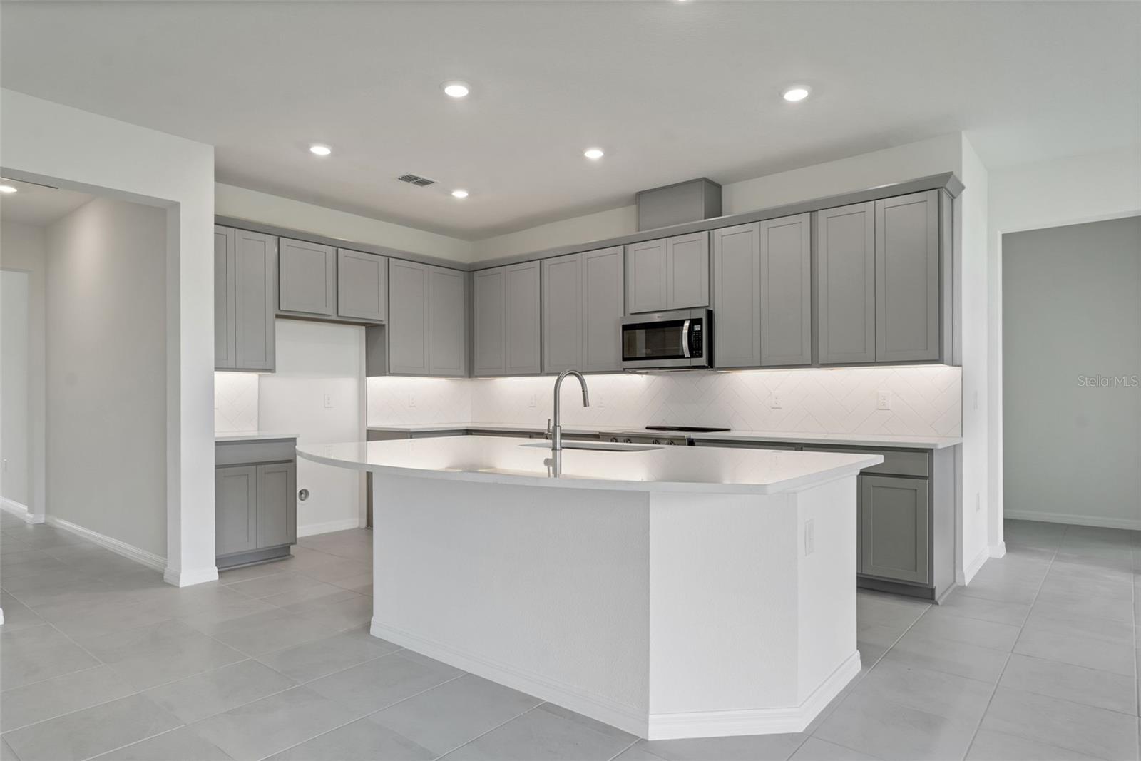 7422 SEA MANATEE ST — photo 17