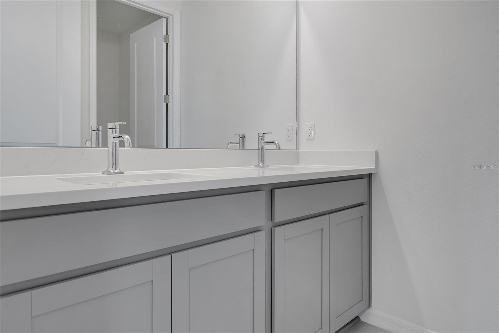 7422 SEA MANATEE ST — photo 46