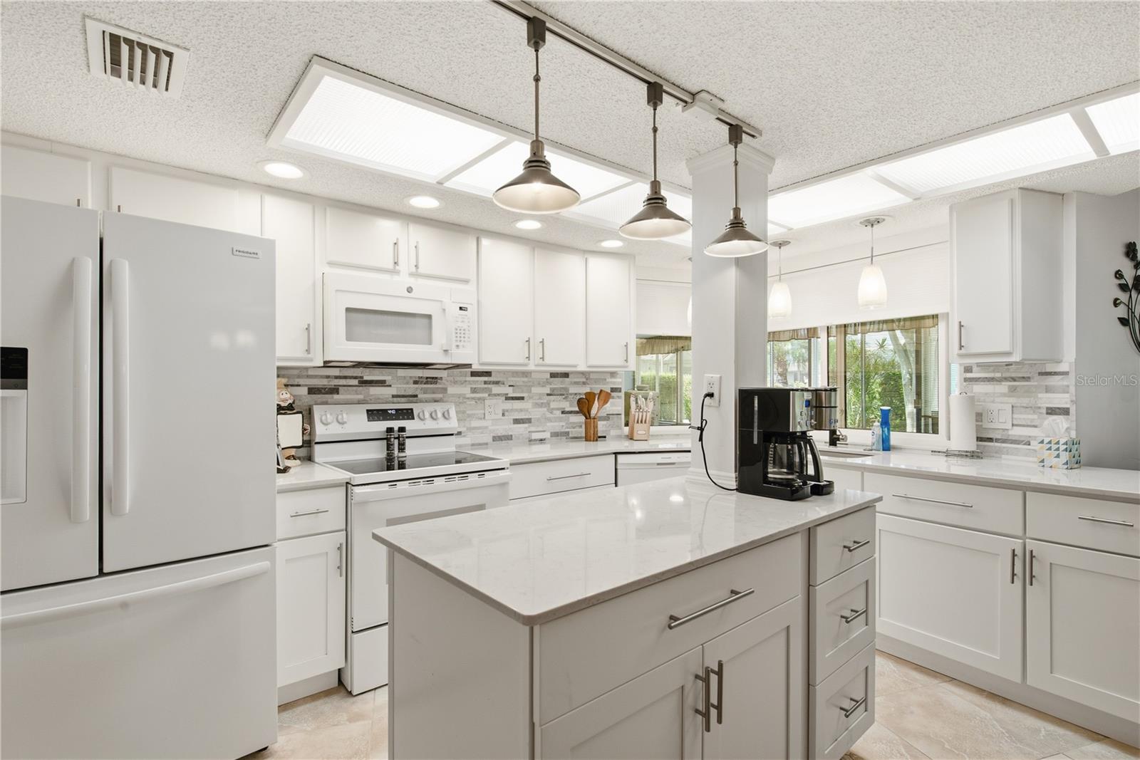5468 NIMITZ RD — photo 25