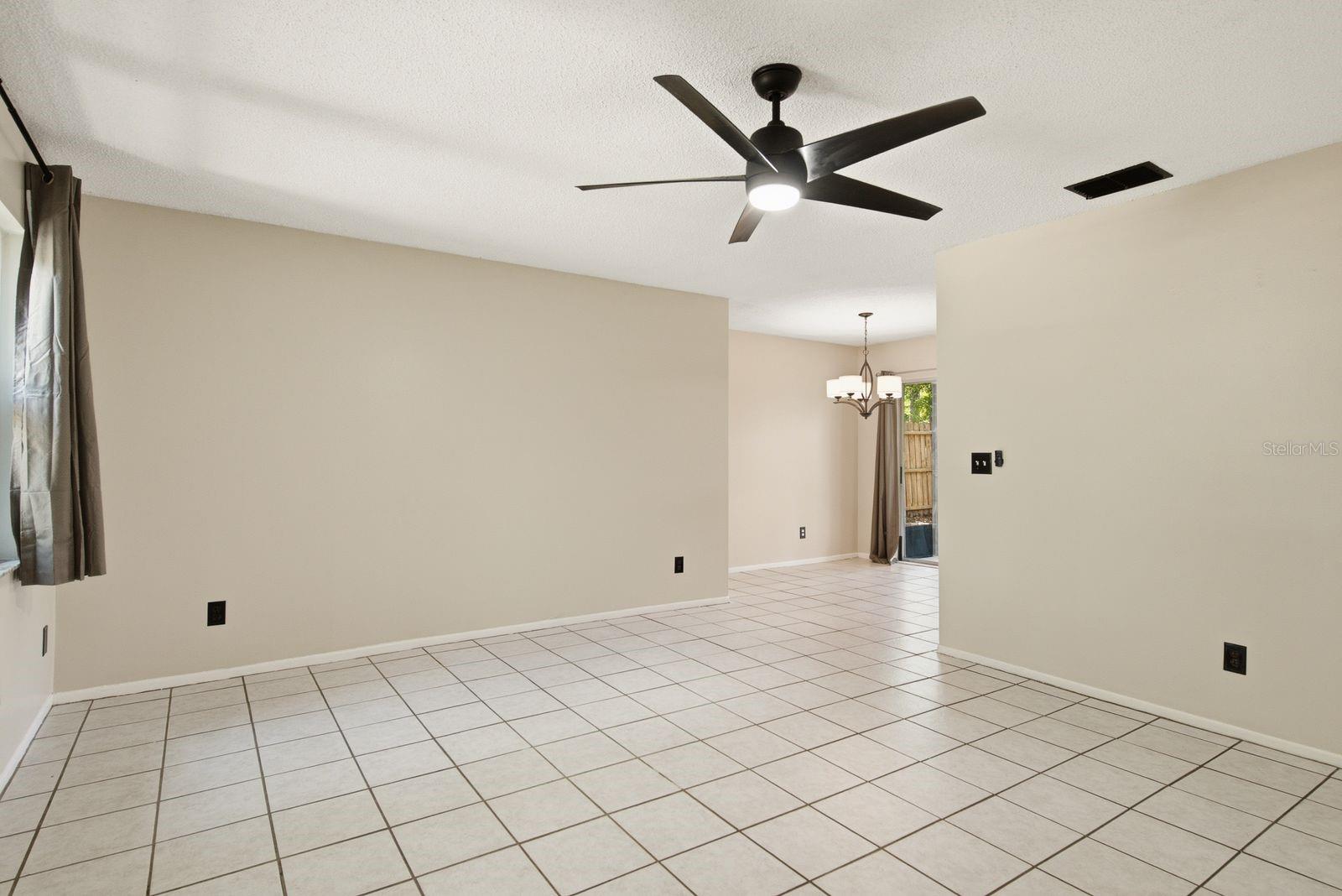 442 EVERGREEN DR — photo 8