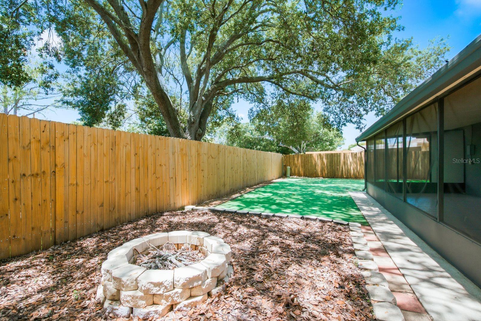 442 EVERGREEN DR — photo 34