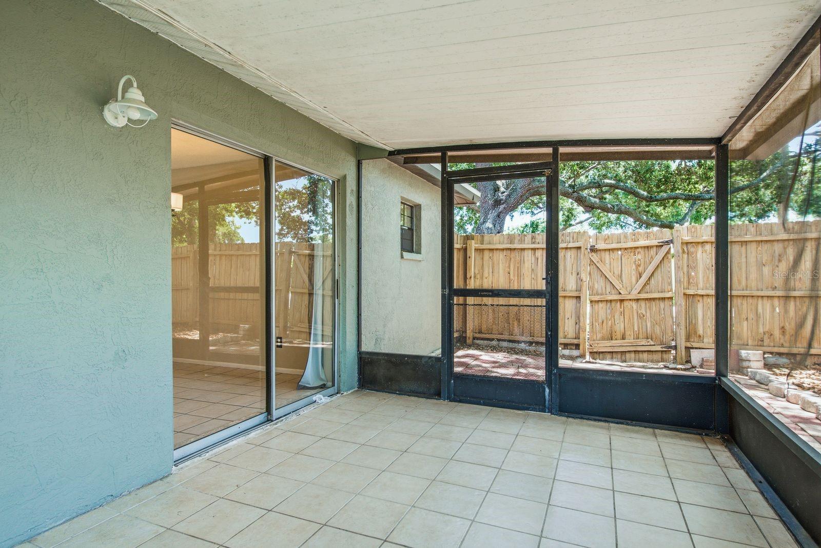 442 EVERGREEN DR — photo 29