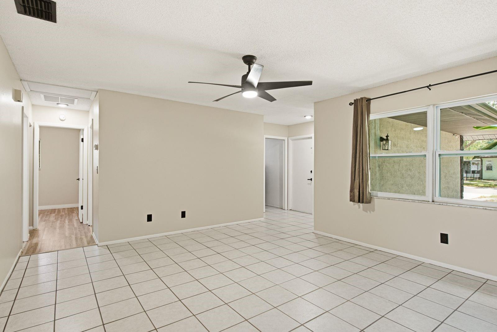 442 EVERGREEN DR — photo 10