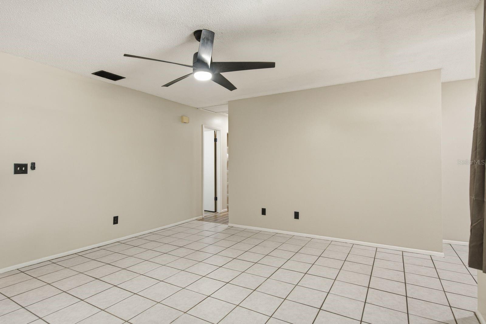 442 EVERGREEN DR — photo 9