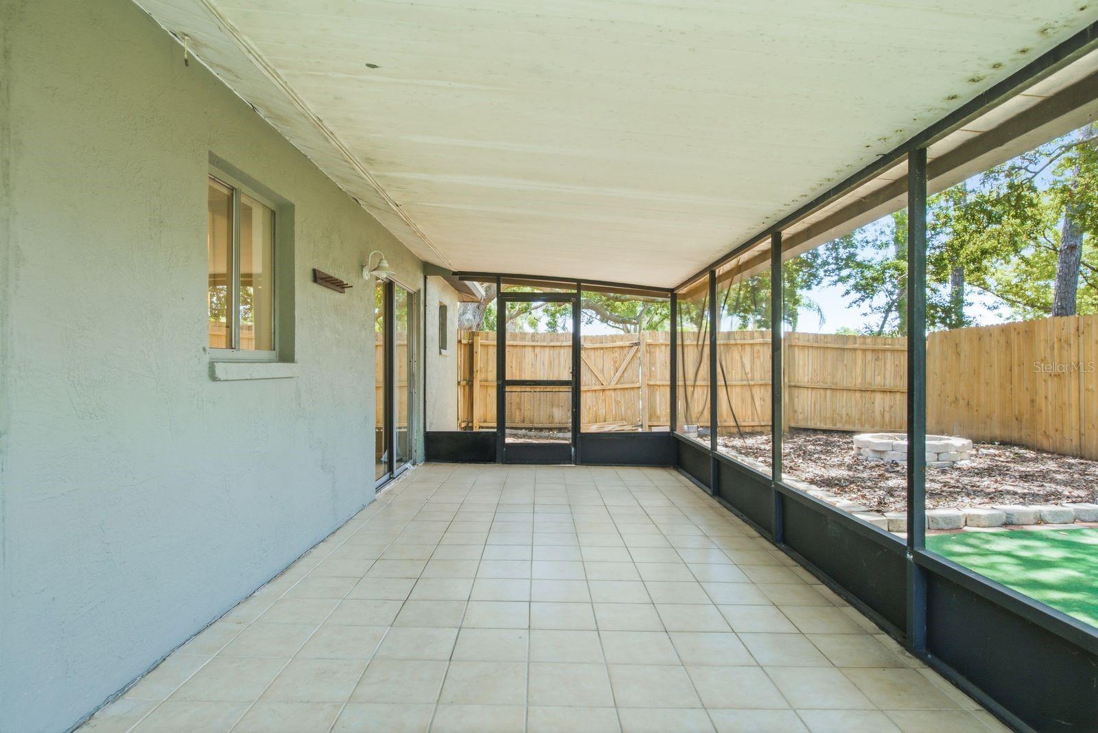 442 EVERGREEN DR — photo 31