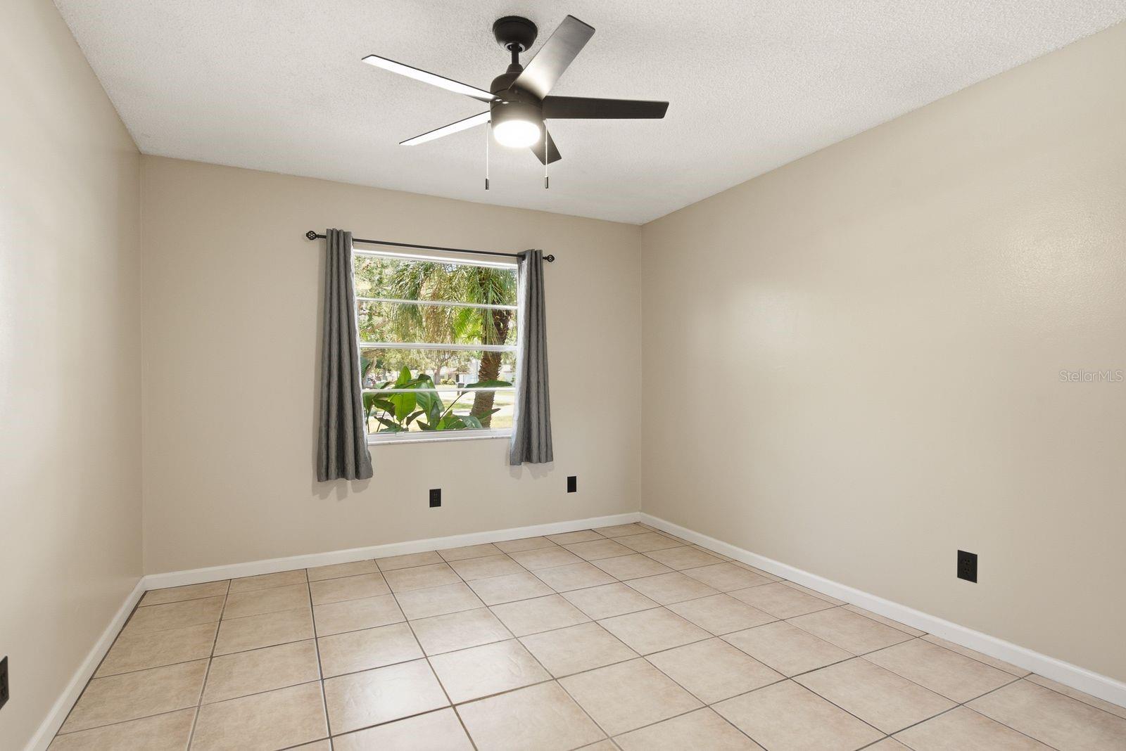 442 EVERGREEN DR — photo 17
