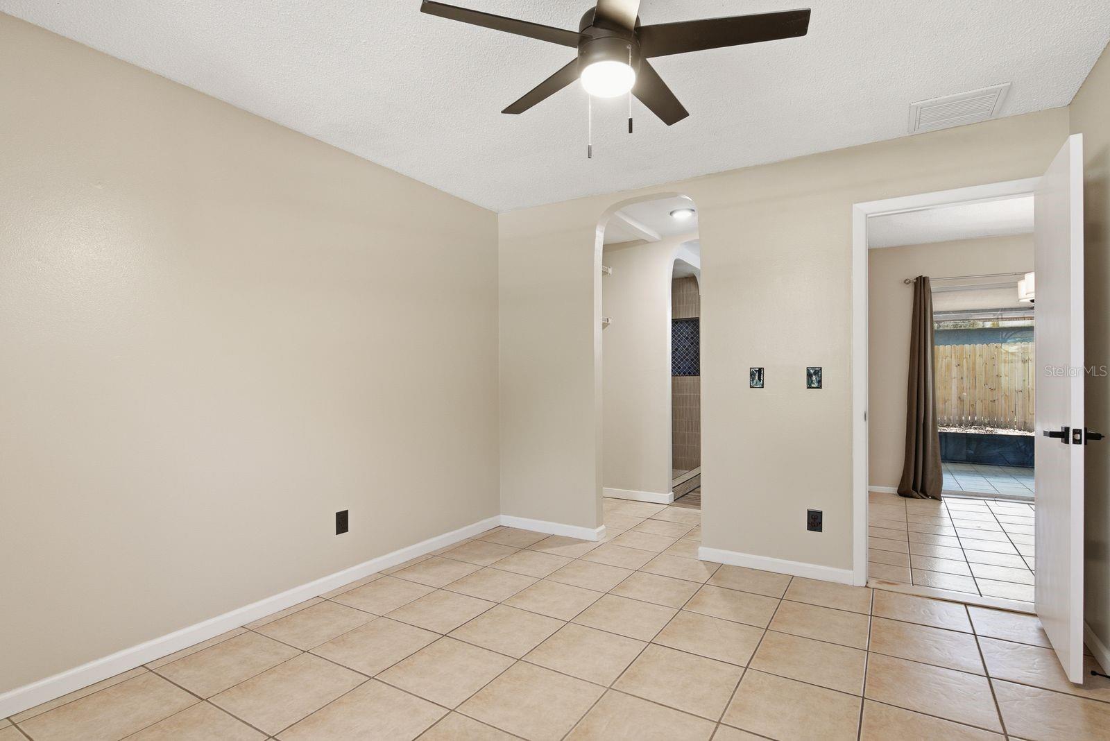 442 EVERGREEN DR — photo 18