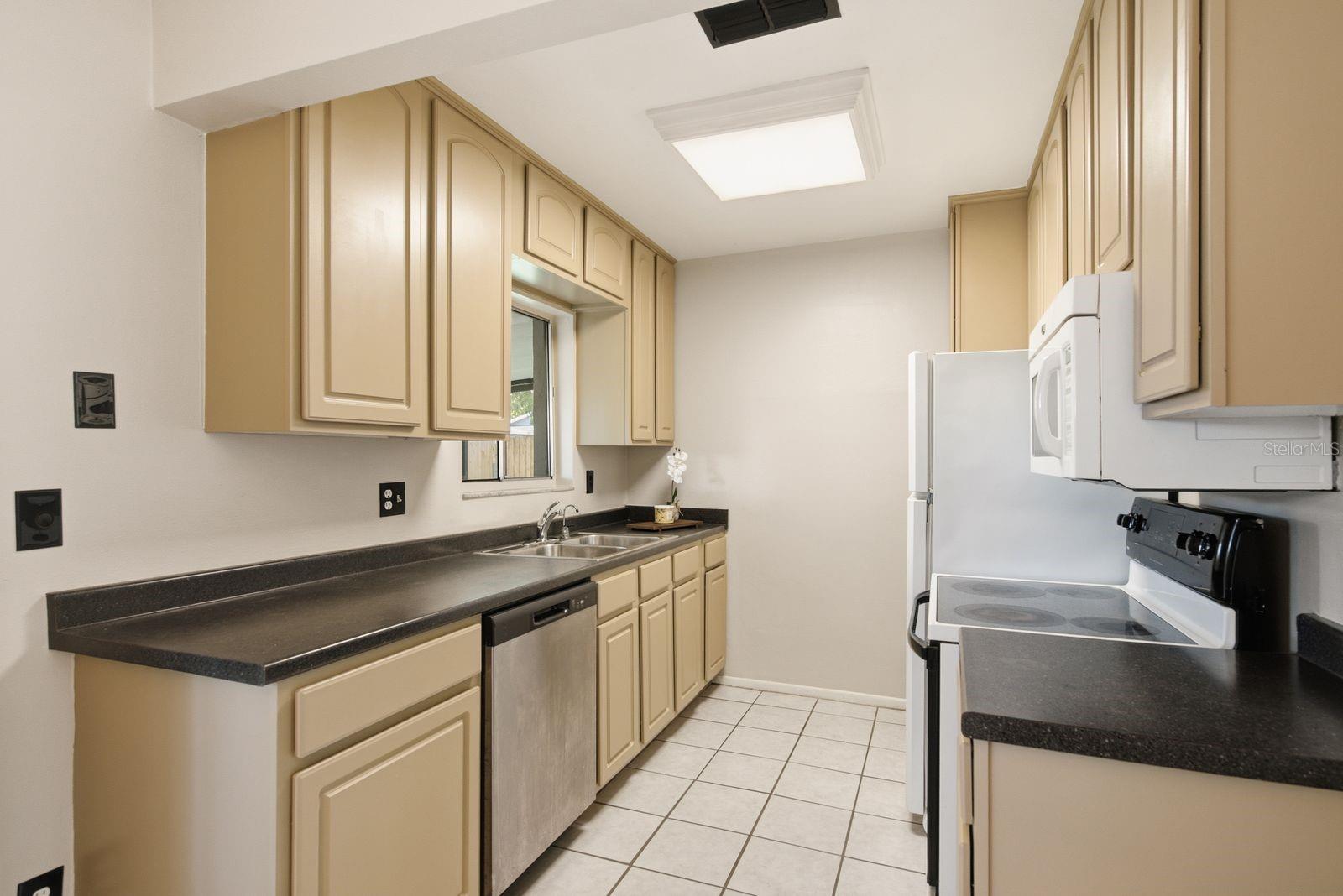 442 EVERGREEN DR — photo 13