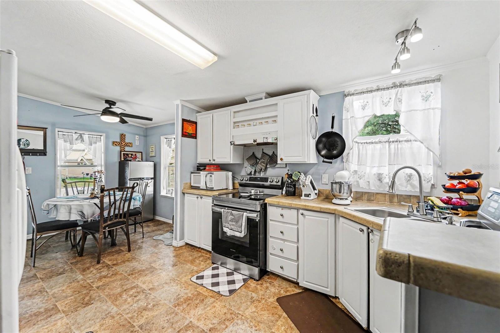 38030 LAWANDA LOOP — photo 14